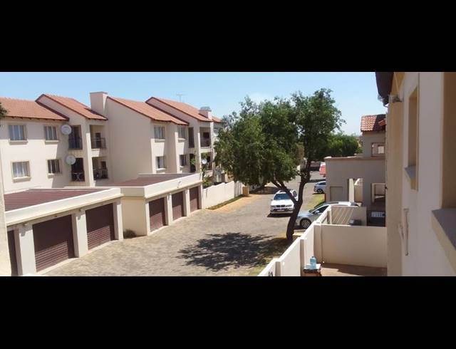 3 BEDROOM APARTMENT FOR SALE IN COUNTRY VIEW